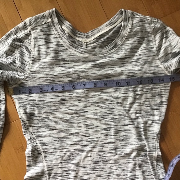 Lululemon 5 Mile Long Sleeve
Tiger Space Dye Black White EUC - Picture 16 of 16